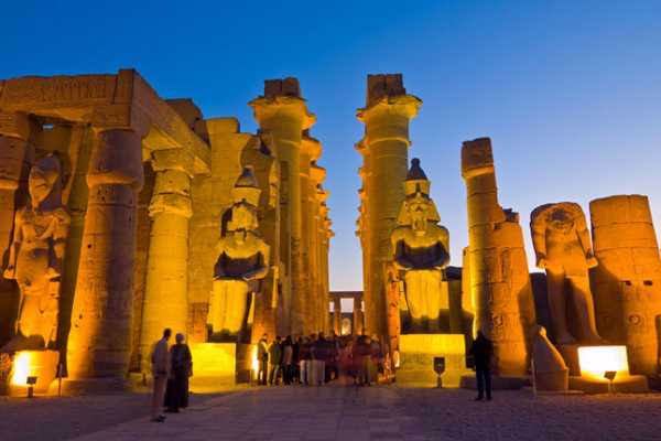 Excursions de nuit à Louxor depuis Le Caire en avion'